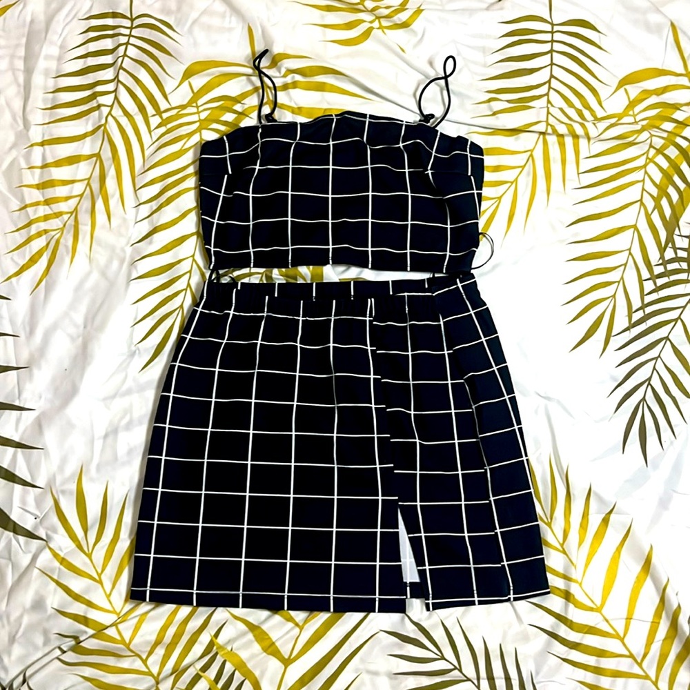 2 piece black and white set. Very cute!!